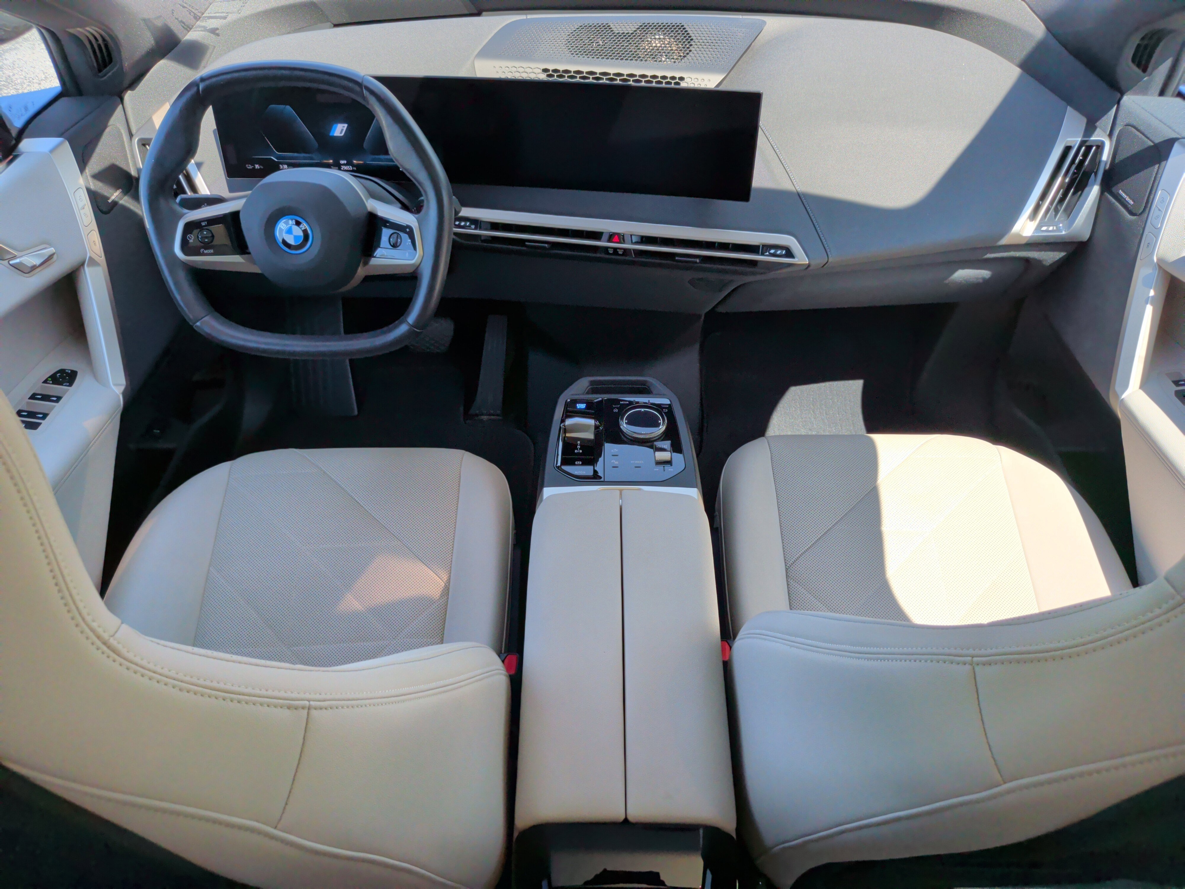 Certified 2024 BMW iX xDrive50 w/ Sport Package AWD/4WD image 33