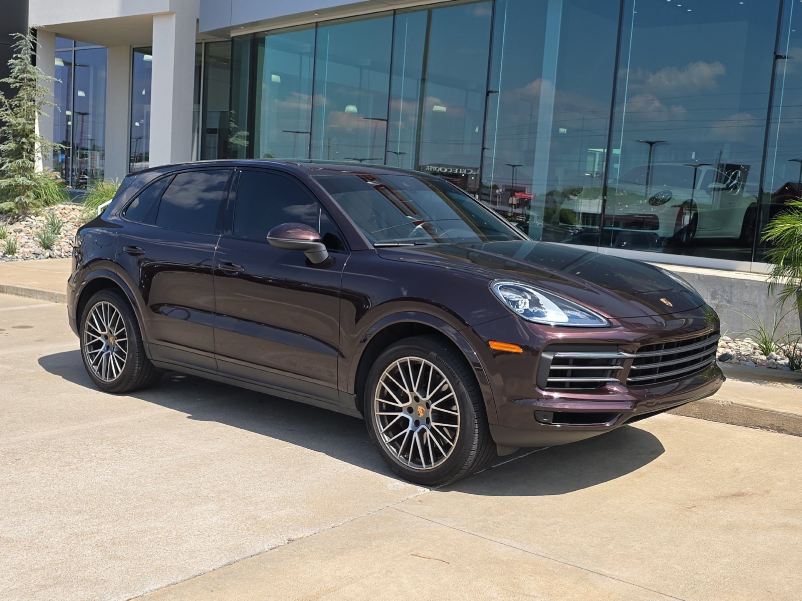 Certified 2023 Porsche Cayenne Platinum Edition AWD/4WD image 9