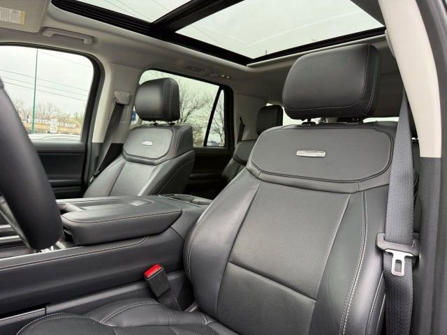 Used 2025 Ford Expedition Max Platinum image 17