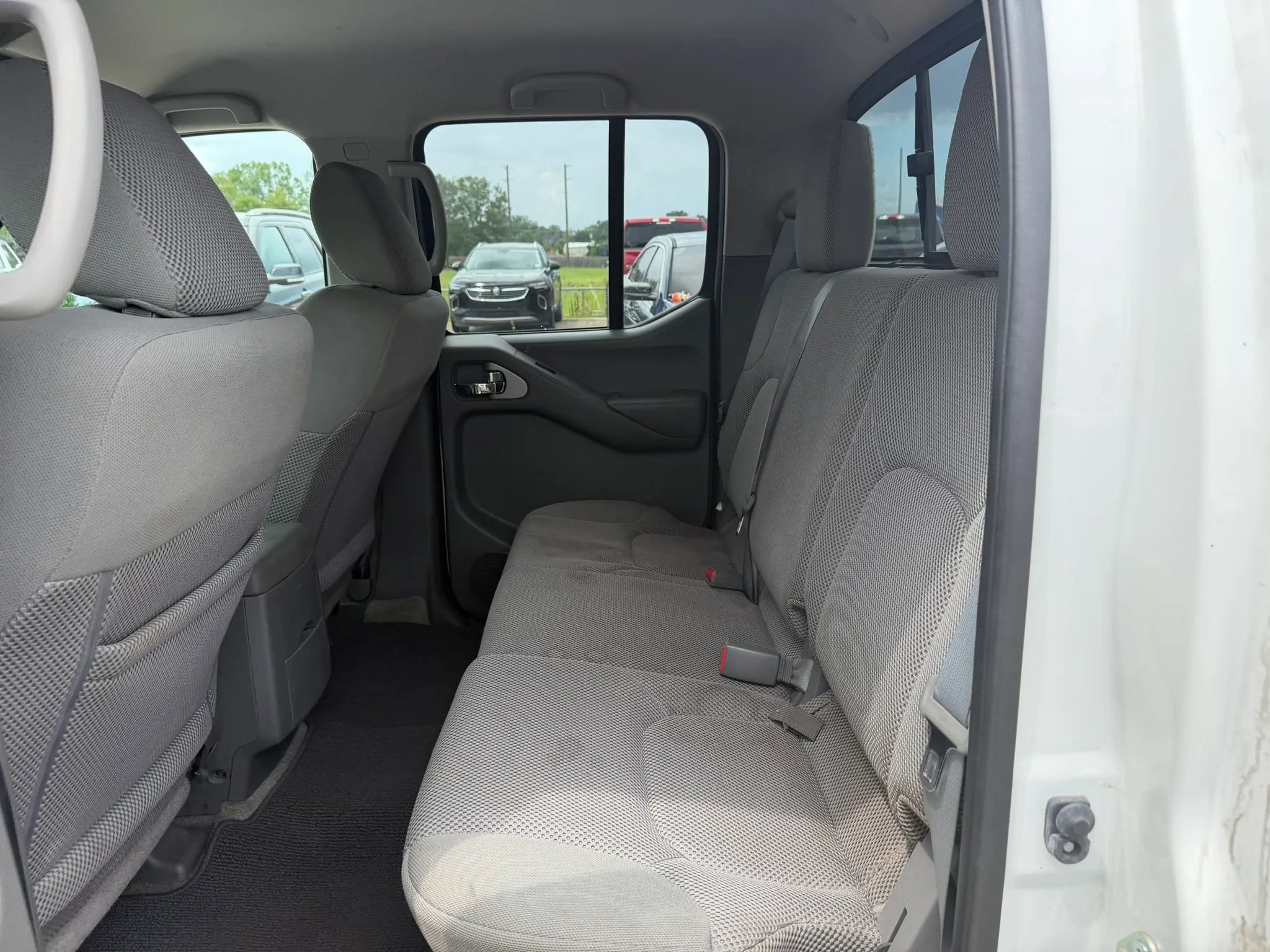 Used 2016 Nissan Frontier SV w/ SV Value Truck Package RWD image 19