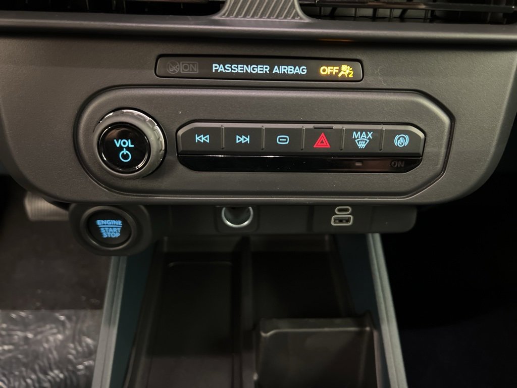 New 2025 Ford Maverick XLT w/ XLT Luxury Package image 13