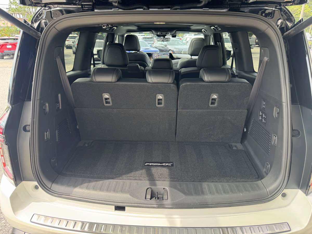 Used 2025 Nissan Armada PRO-4X w/ Pro-4X Premium Package AWD/4WD image 29