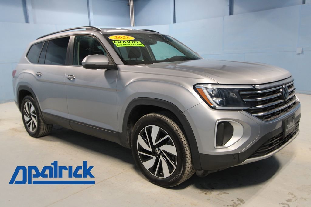 Used 2025 Volkswagen Atlas SE image 1