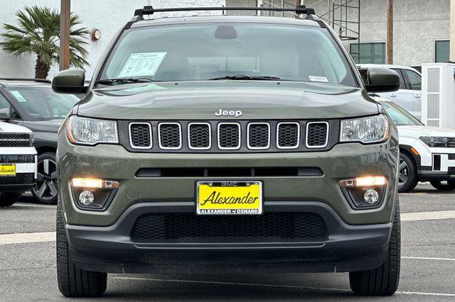Used 2017 Jeep Compass Latitude FWD image 9
