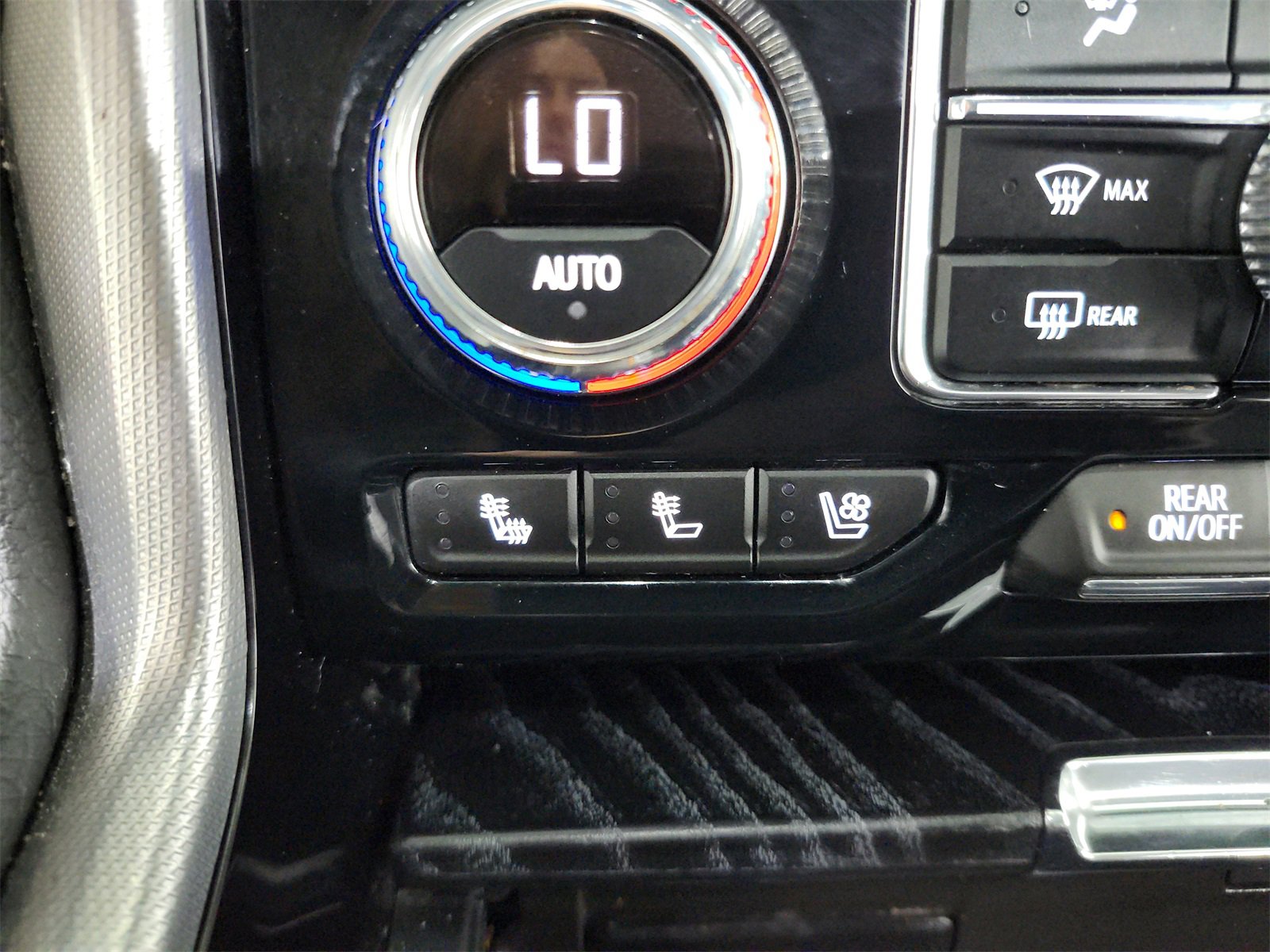 Used 2023 GMC Yukon Denali image 33