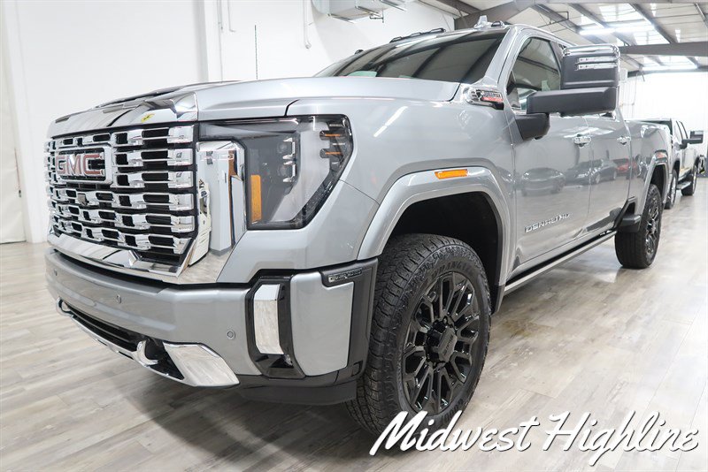 Used 2025 GMC Sierra 2500 Denali w/ Denali Reserve Package AWD/4WD image 11