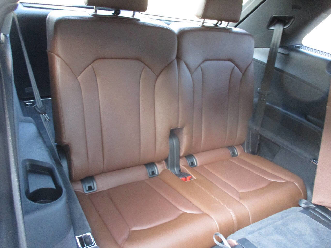 Used 2017 Audi Q7 3.0T Prestige w/ Prestige Package image 28