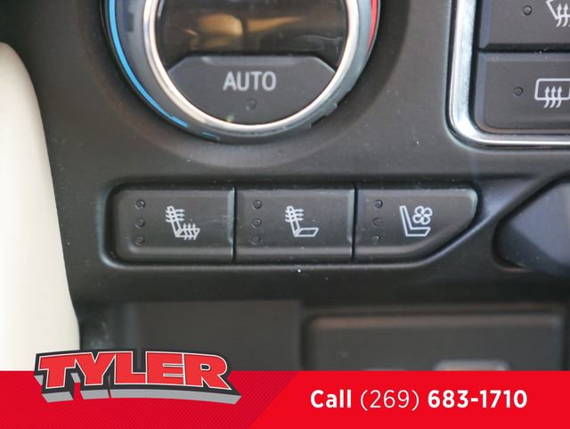 Used 2021 Chevrolet Suburban Premier w/ Premium Package AWD/4WD image 39