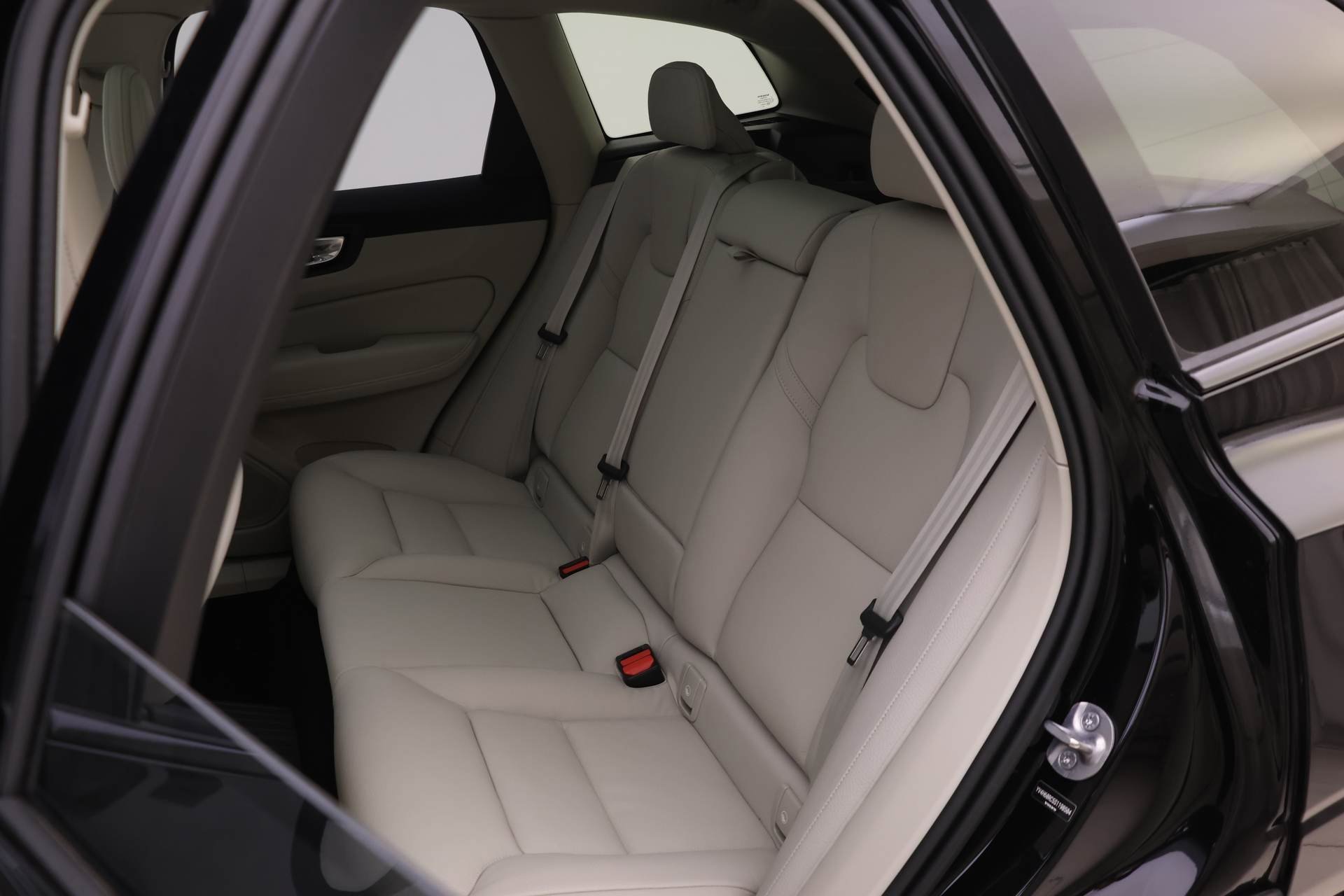 New 2025 Volvo XC60 T8 Plus w/ Protection Package Premier image 12