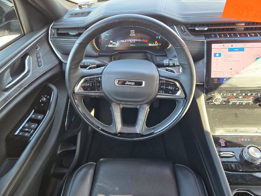Used 2023 Jeep Grand Cherokee Overland w/ Advanced Protech Group III AWD/4WD image 13