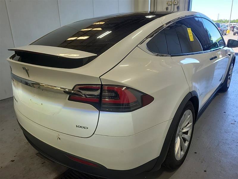 Used 2017 Tesla Model X 100D AWD/4WD image 4