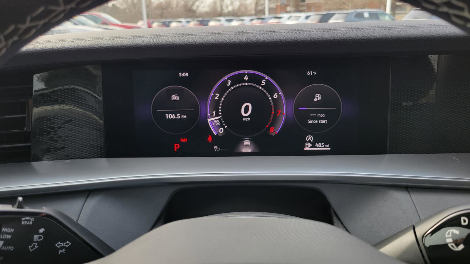 Used 2025 Volkswagen Tiguan SE image 24