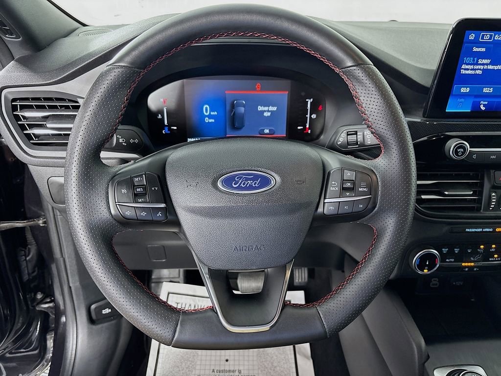 Used 2025 Ford Escape ST-Line FWD image 12