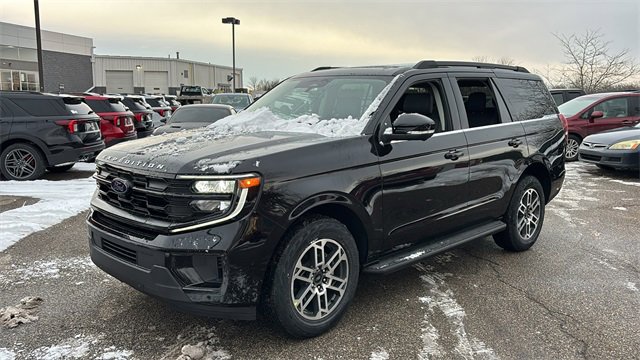 New 2025 Ford Expedition Active image 2