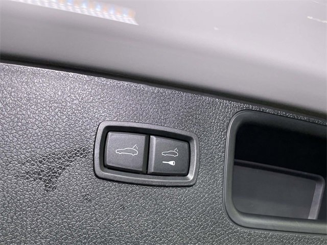 Used 2025 Porsche Macan image 21