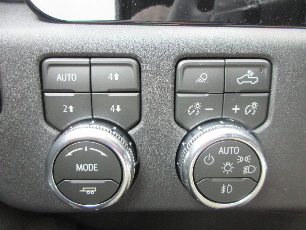 New 2026 GMC Sierra 1500 SLT w/ SLT Premium Package AWD/4WD image 17