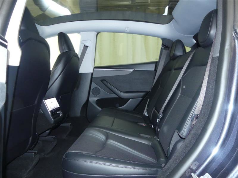 Used 2026 Tesla Model Y Long Range RWD image 22