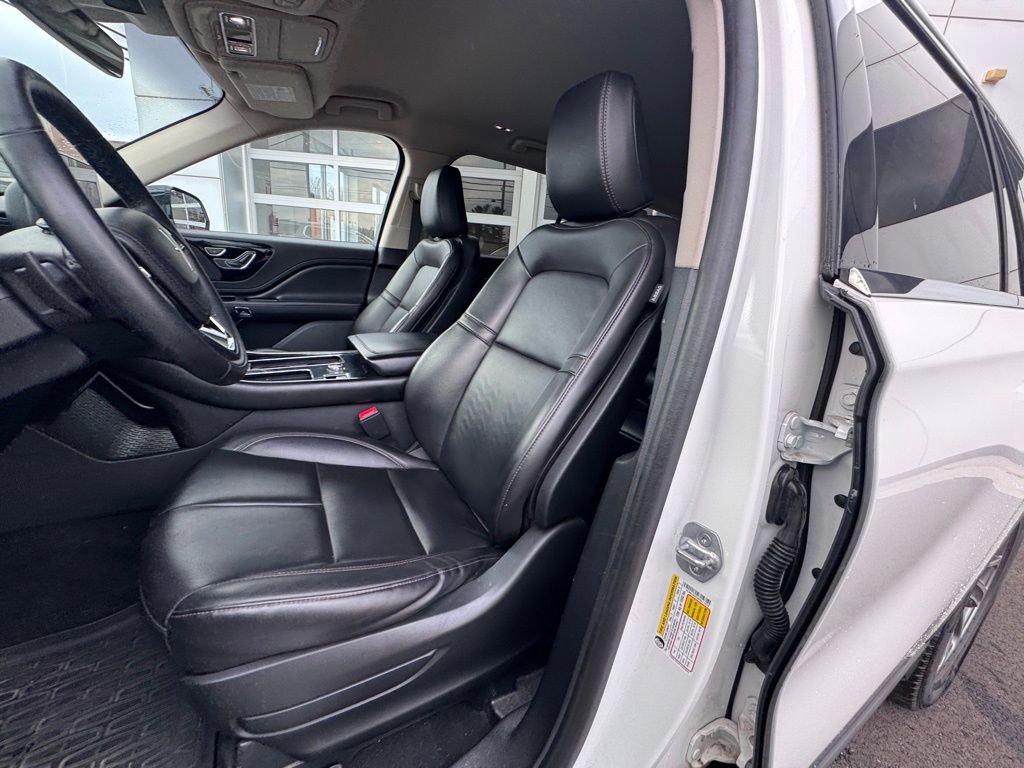 Used 2023 Lincoln Aviator AWD w/ Elements Package image 12