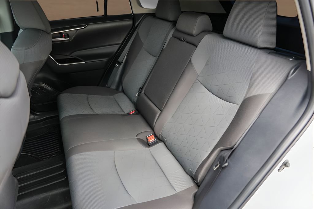 Used 2025 Toyota RAV4 XLE FWD image 24