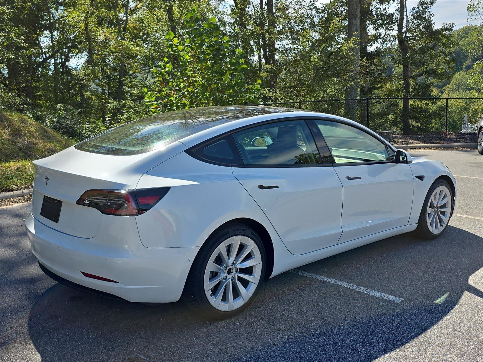 Used 2021 Tesla Model 3 Standard Range Plus RWD image 3