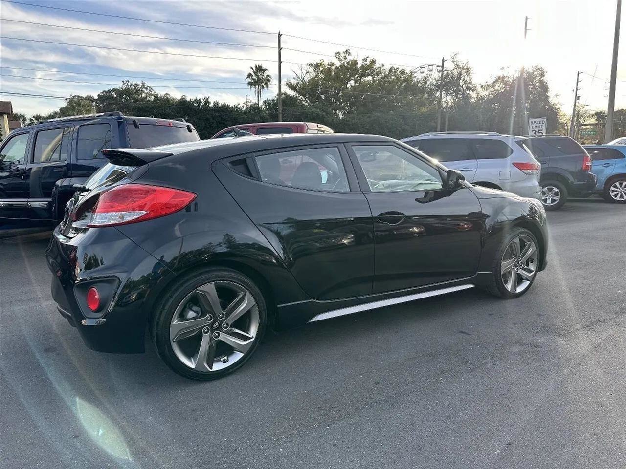 Used 2014 Hyundai Veloster Turbo image 4