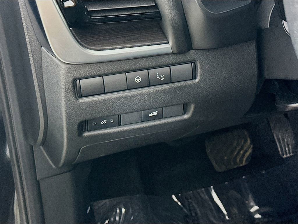 Certified 2023 Nissan Rogue Platinum w/ Platinum Premium Package image 16