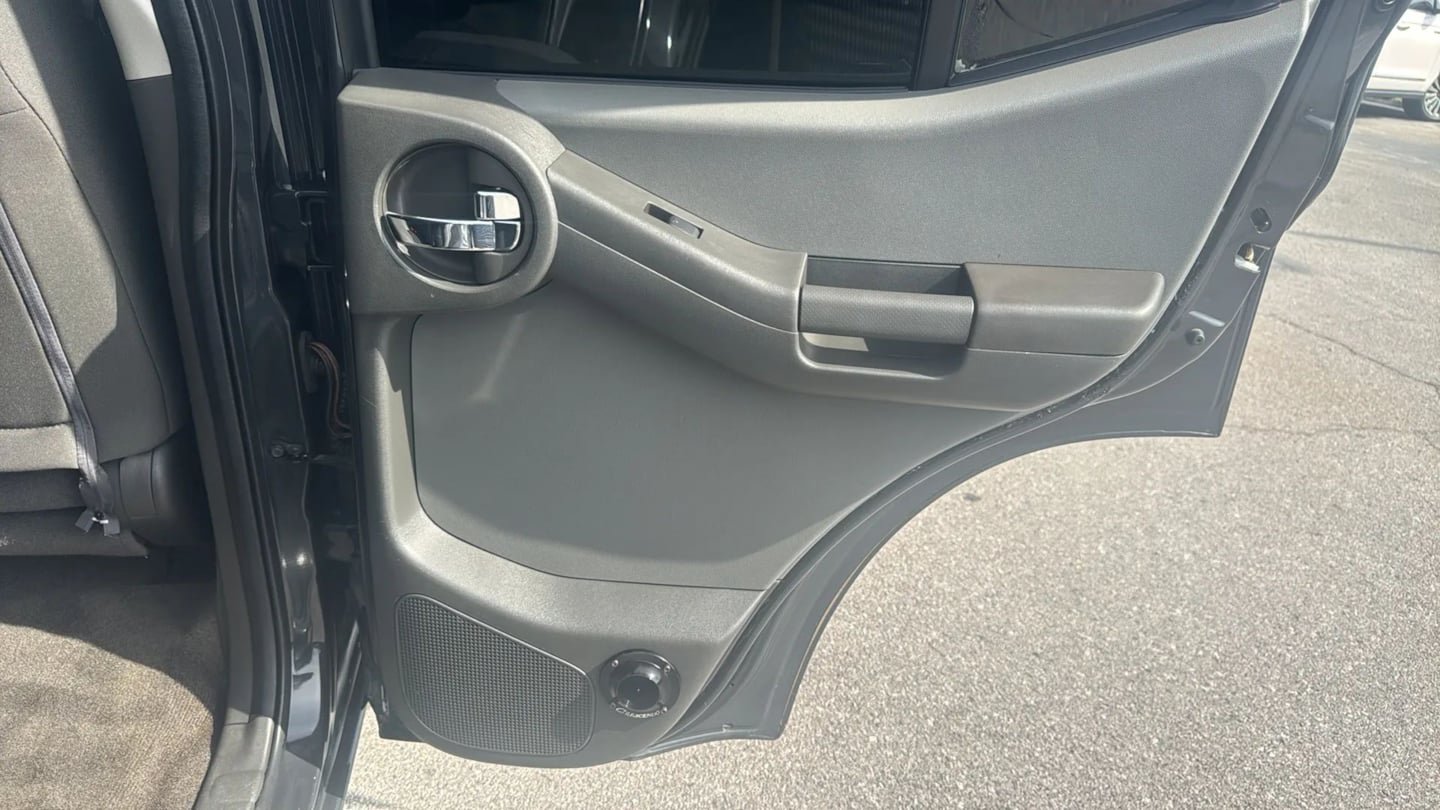 Used 2015 Nissan Xterra S RWD image 24