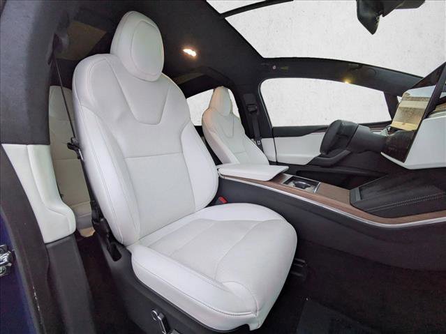 Used 2022 Tesla Model X image 18
