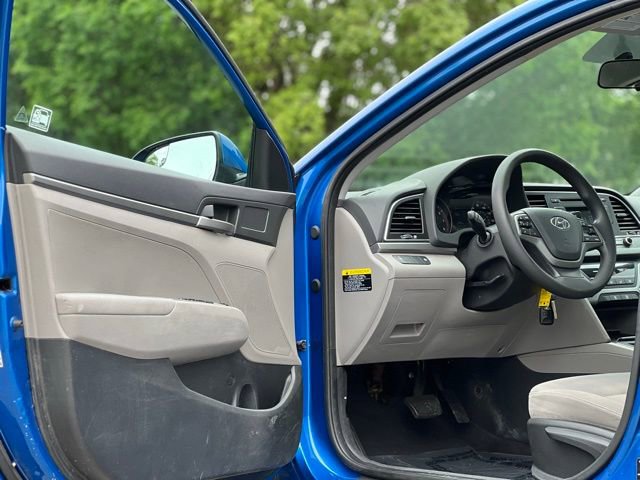 Used 2017 Hyundai Elantra SE w/ Cargo Package FWD image 9