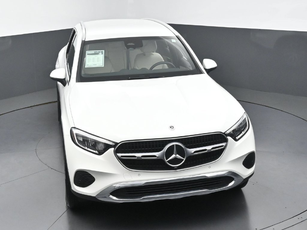Used 2025 Mercedes-Benz GLC 300 4MATIC image 41