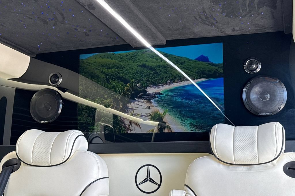 Used 2025 Mercedes-Benz Sprinter 2500 image 17