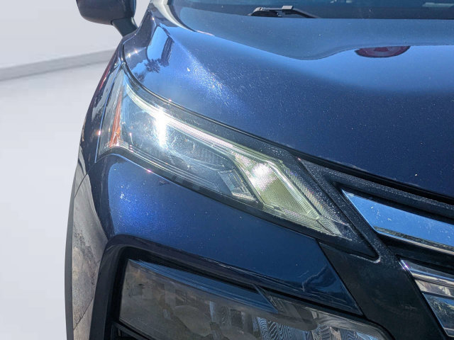 Used 2025 Nissan Rogue SV FWD image 9