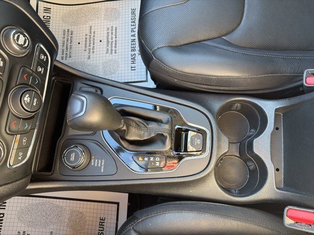 Used 2020 Jeep Cherokee Limited w/ Technology Group image 25