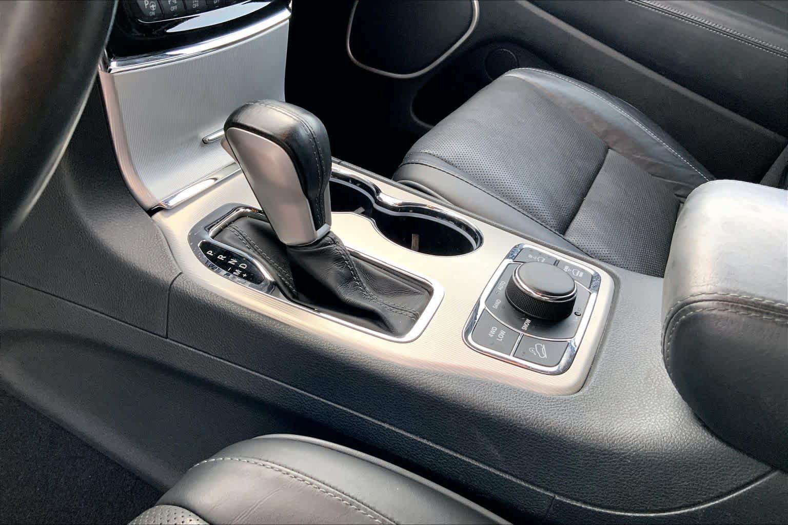 Used 2020 Jeep Grand Cherokee Summit AWD/4WD image 16
