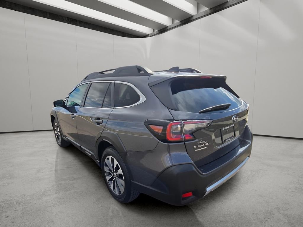 Used 2023 Subaru Outback Limited image 3