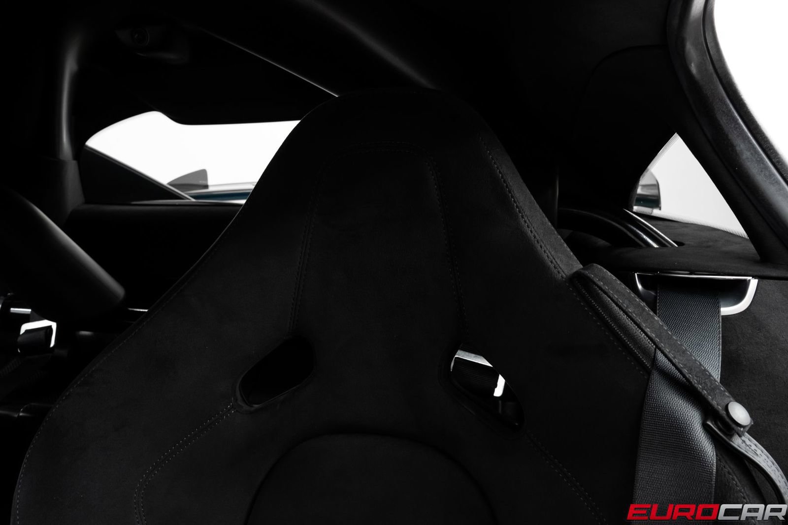 Used 2020 McLaren 620R RWD image 48