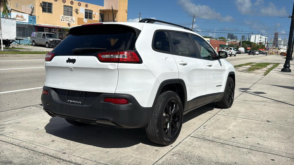 Used 2018 Jeep Cherokee Latitude FWD image 14