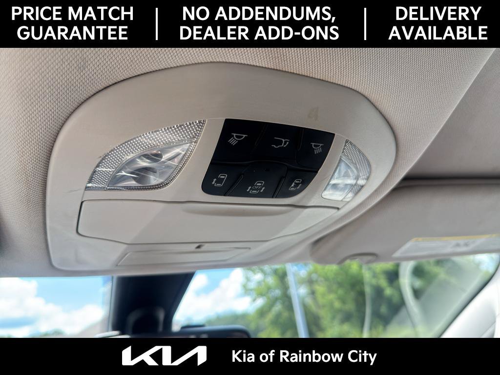 Used 2017 Chrysler Pacifica Touring FWD image 23