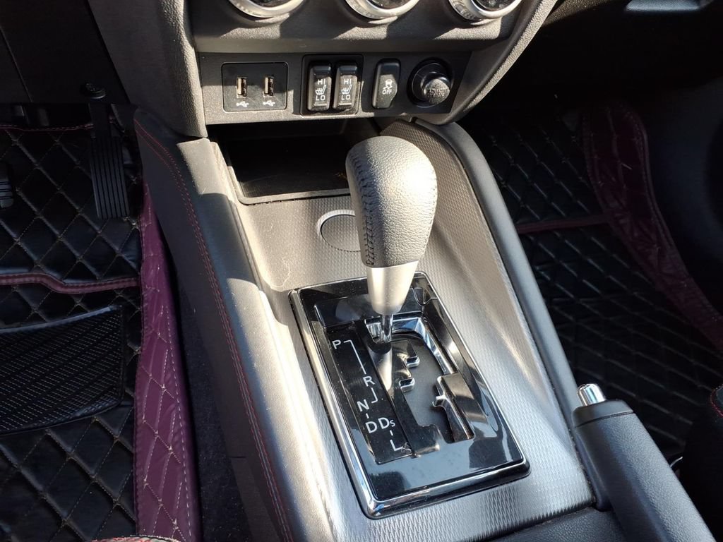 Used 2022 Mitsubishi Outlander Sport SE FWD image 13