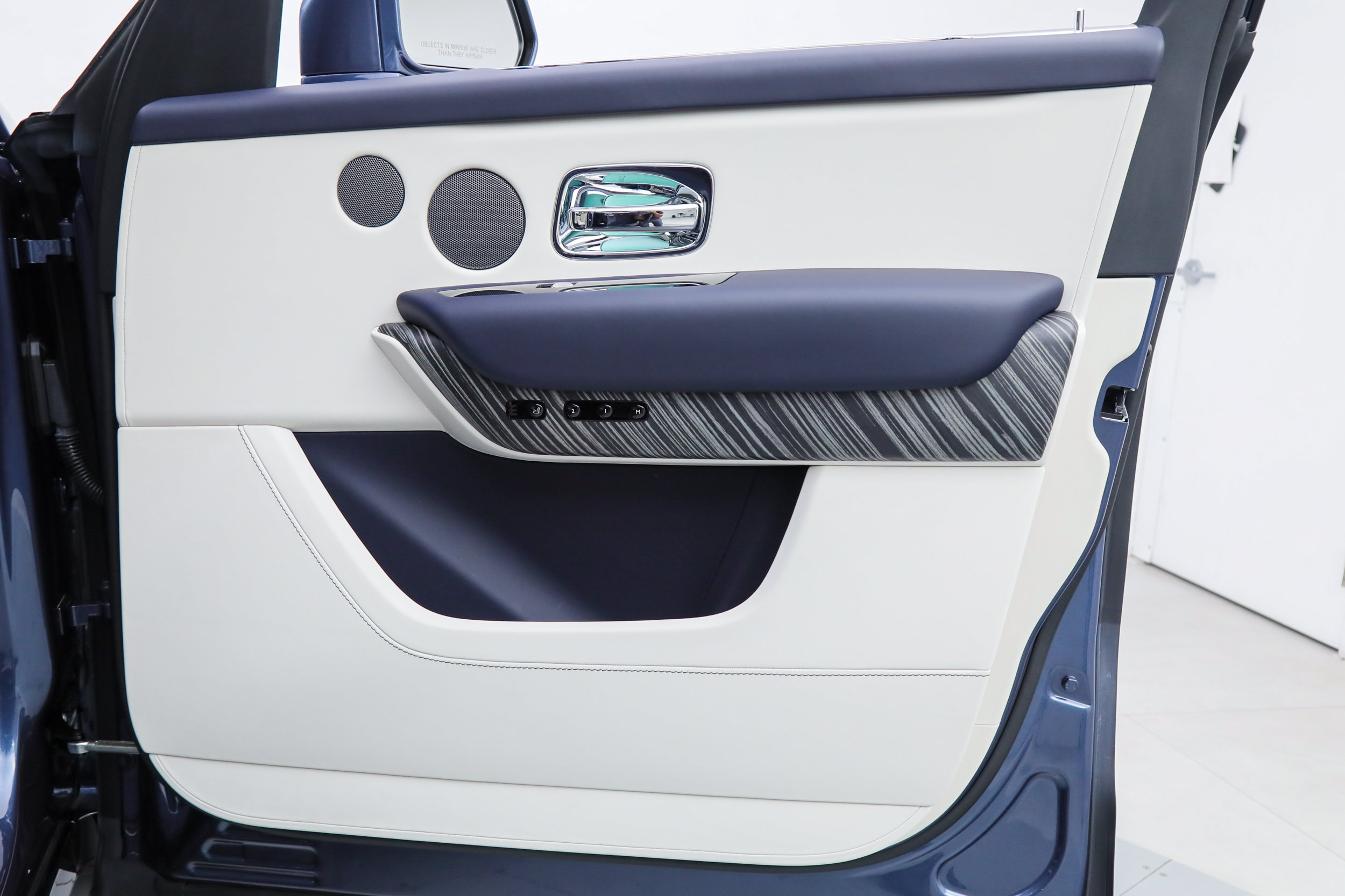 Used 2026 Rolls-Royce Cullinan AWD/4WD image 17