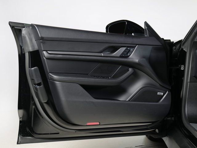 New 2025 Porsche Taycan image 27