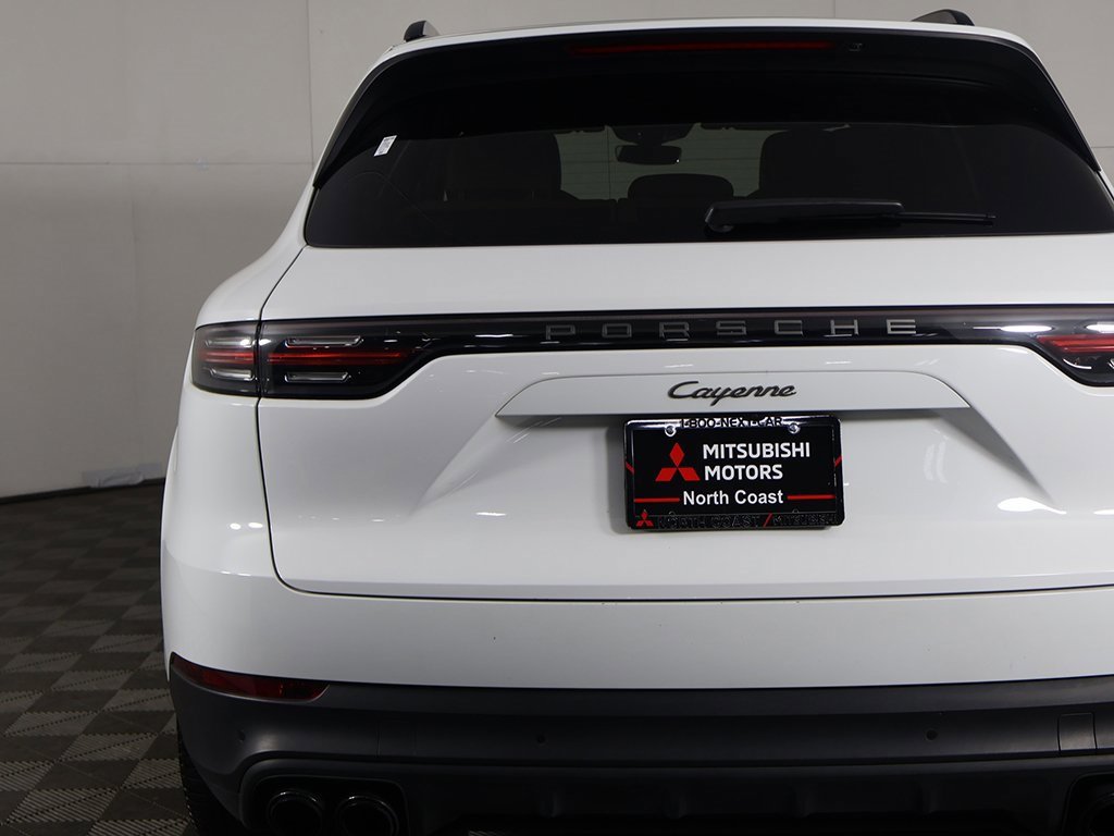 Used 2023 Porsche Cayenne Platinum Edition image 17