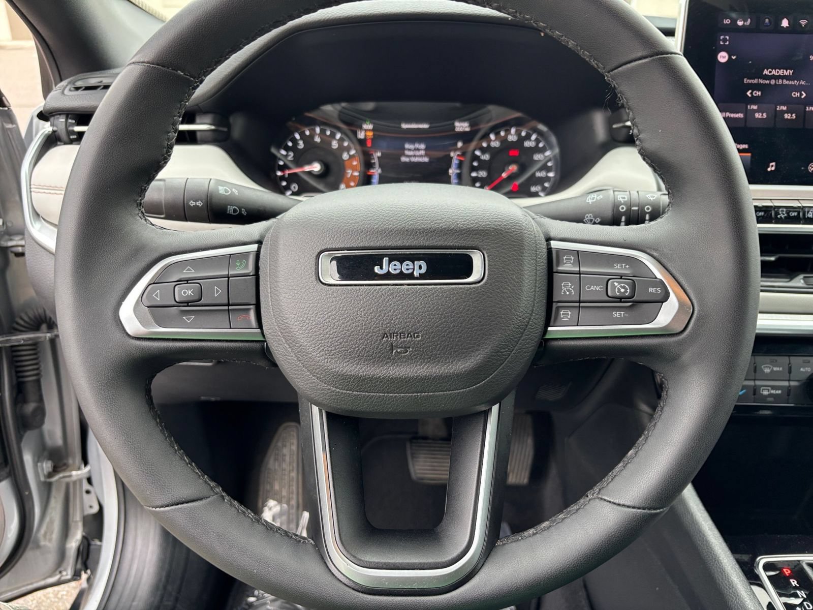 Used 2025 Jeep Compass Limited AWD/4WD image 30