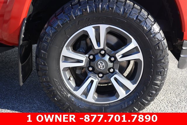 Used 2016 Toyota Tacoma TRD Sport image 8