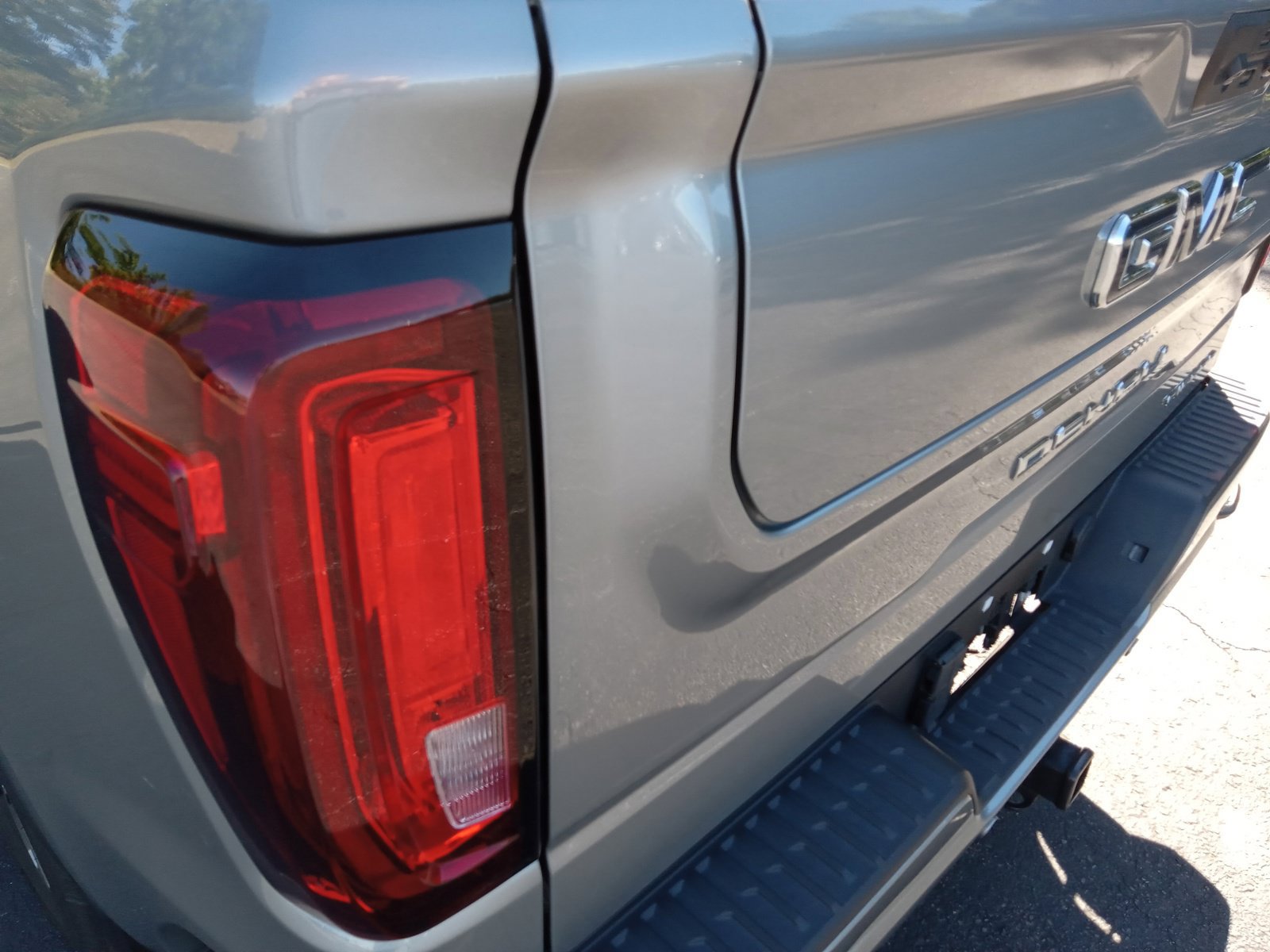 Used 2024 GMC Sierra 1500 Denali Ultimate AWD/4WD image 8