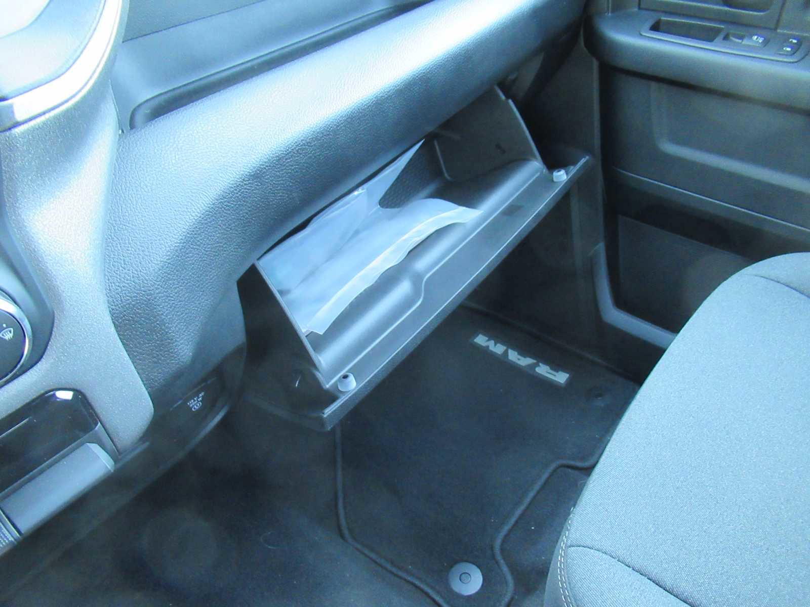 Used 2024 RAM 2500 Tradesman w/ Chrome Appearance Group image 42