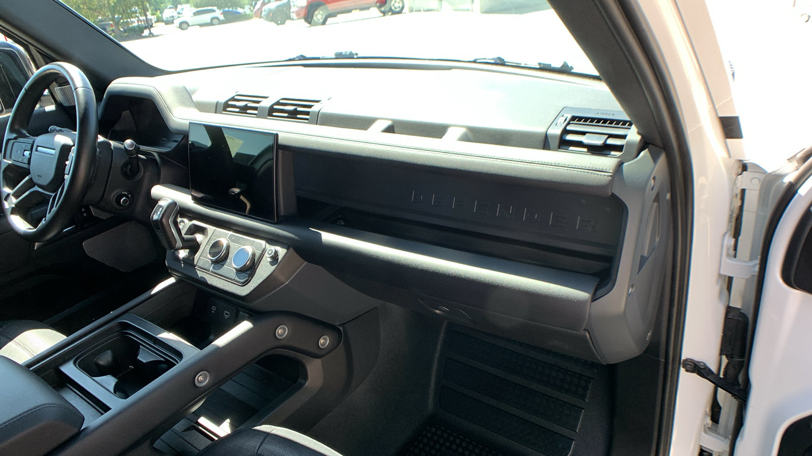 Used 2024 Land Rover Defender 130 X-Dynamic SE AWD/4WD image 34
