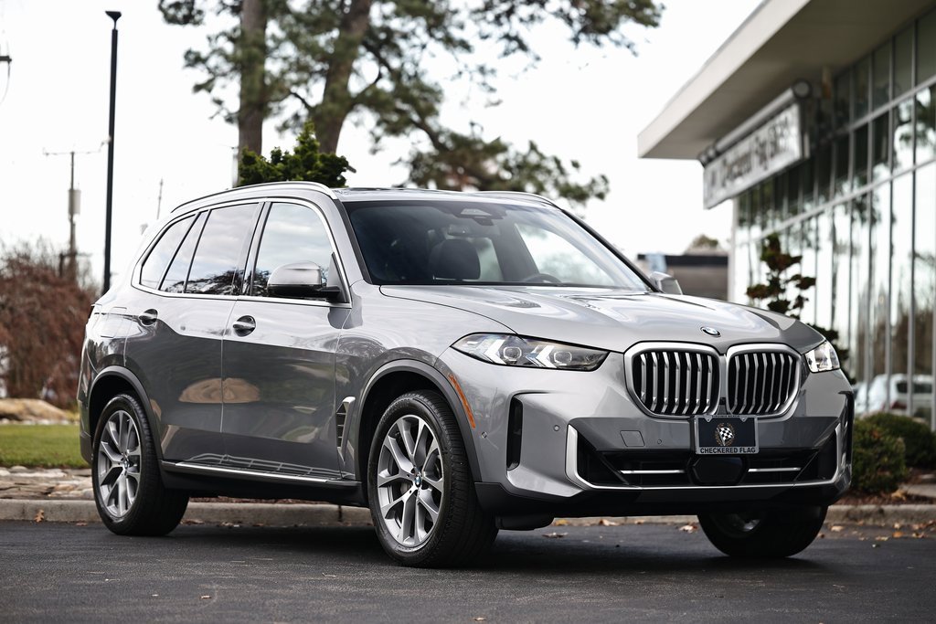 Used 2025 BMW X5 sDrive40i w/ Climate Comfort Package image 1