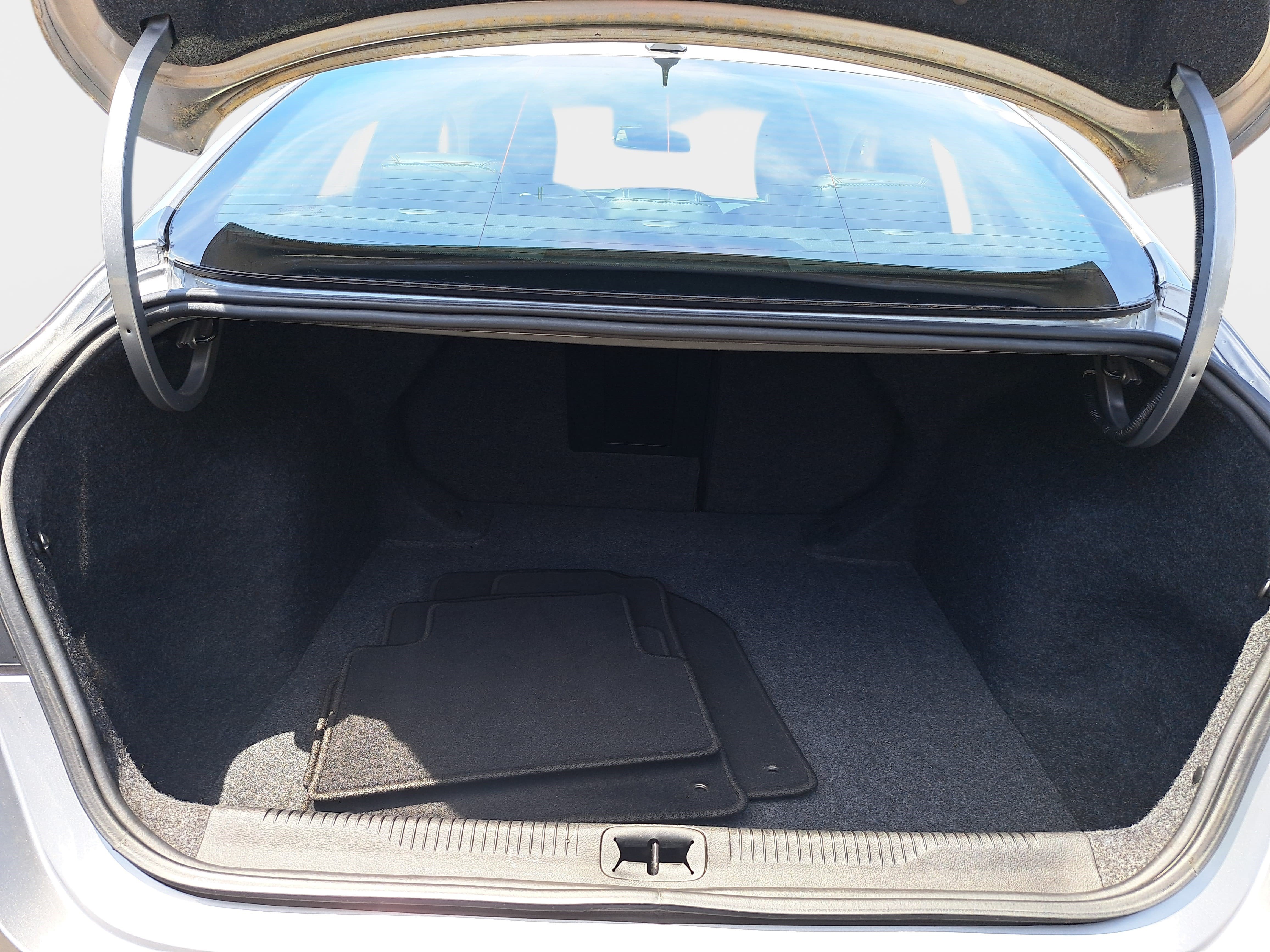 Used 2017 Chrysler 200 Limited Platinum FWD image 12