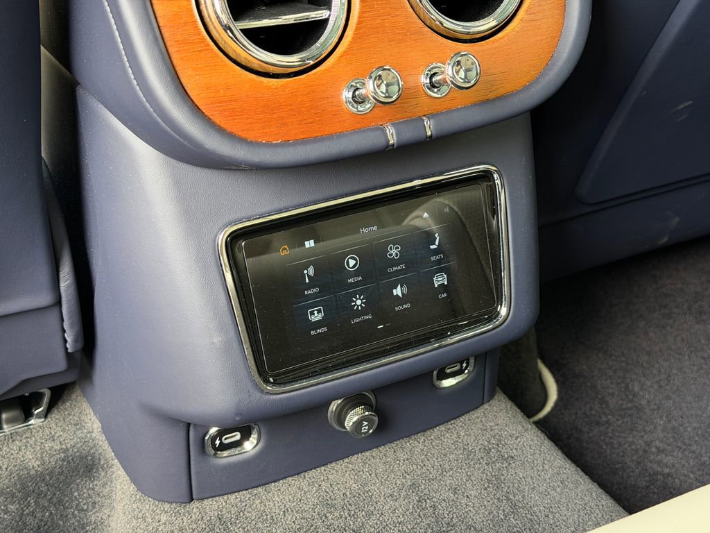 Used 2023 Bentley Bentayga image 36